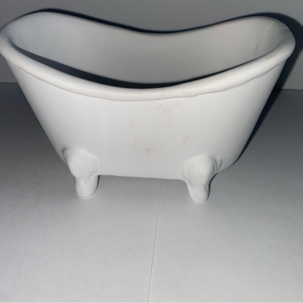 Ceramic mini bath tub